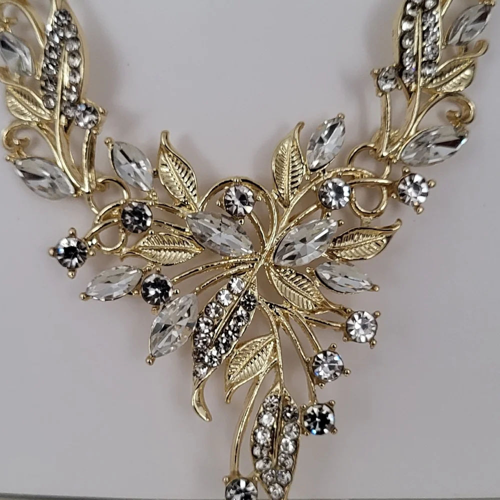 Gold-Tone Sparkle Floral and Leaf Necklace and Earrings Set Wedding Style - NWOT - Picture 3 of 7